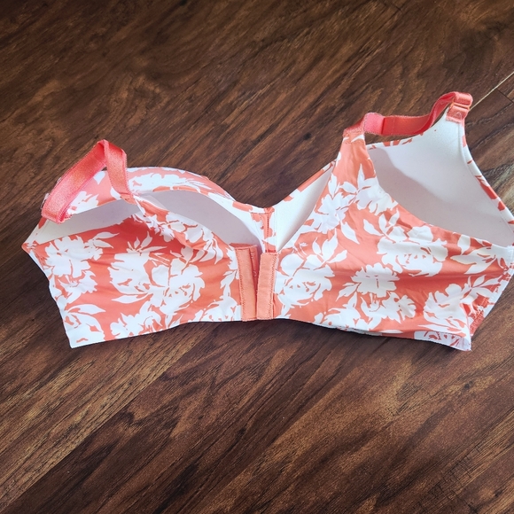 Torrid Curve Bra - Picture 2 of 6